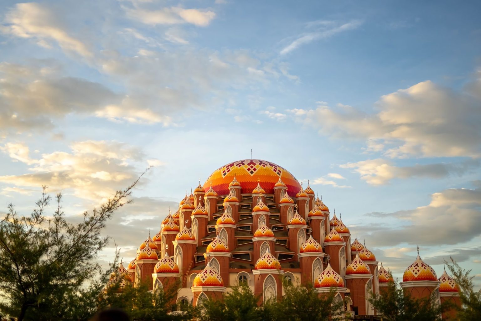 Area Sekitar Masjid 99 Kubah