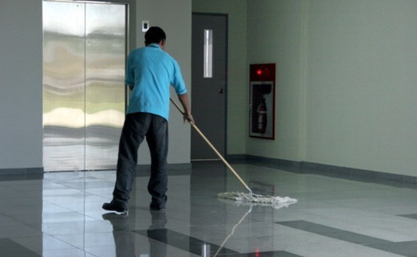 Besaran Gaji Cleaning Service di Perkantoran