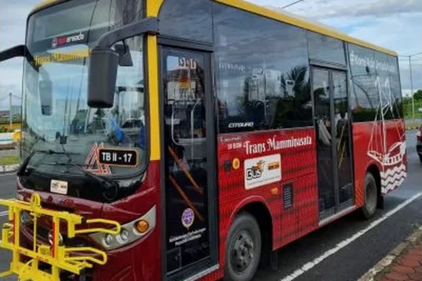 Bus Trans Mamminasata Makassar