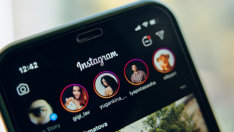Cara Aman Pakai Instagram Story Viewer Tanpa Ketahuan