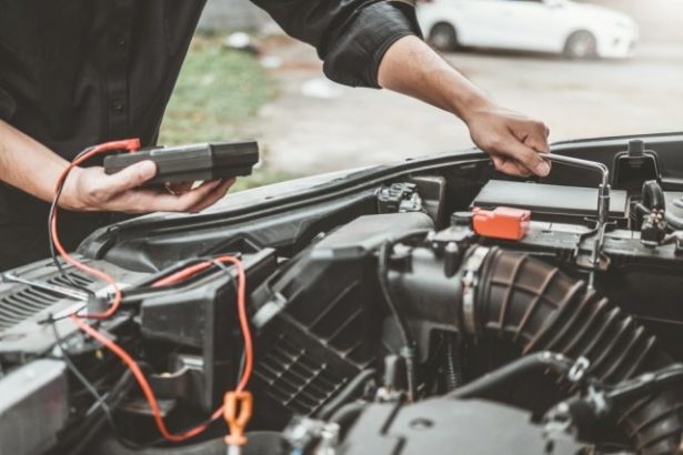 Apakah Aki Mobil Bisa Dicas Kembali