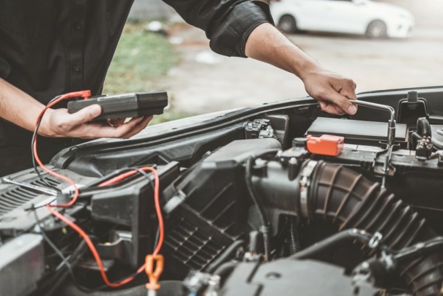 Apakah Aki Mobil Bisa Dicas Kembali