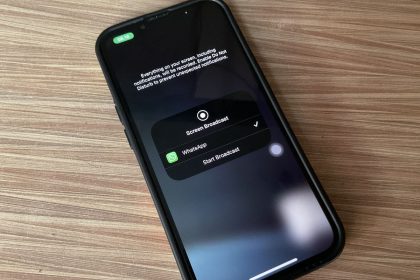 Cara Berbagi Layar di WhatsApp Saat Video Call