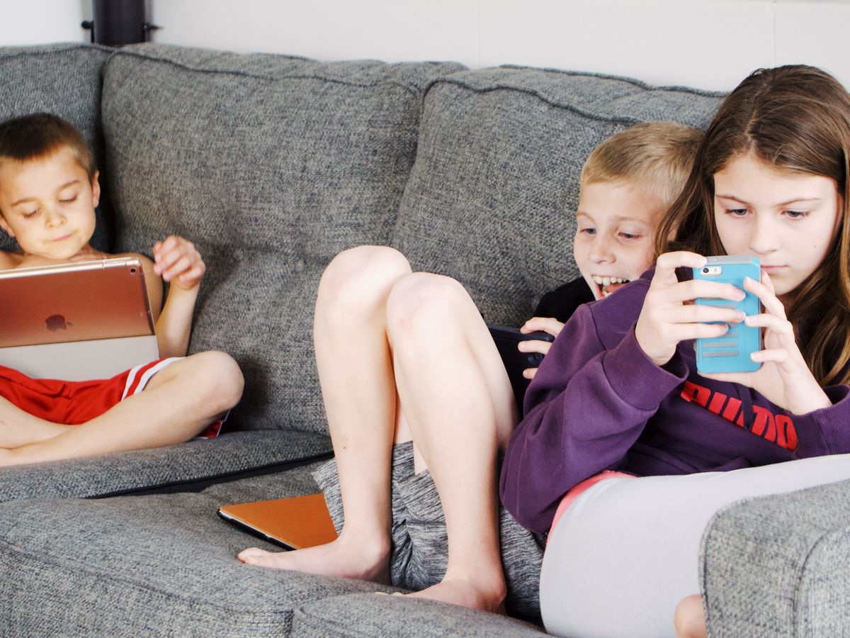 Cara Mengurangi Screen Time Anak di Rumah
