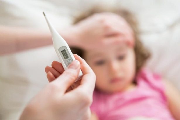 Kapan Anak Perlu Dibawa ke Dokter Saat Demam